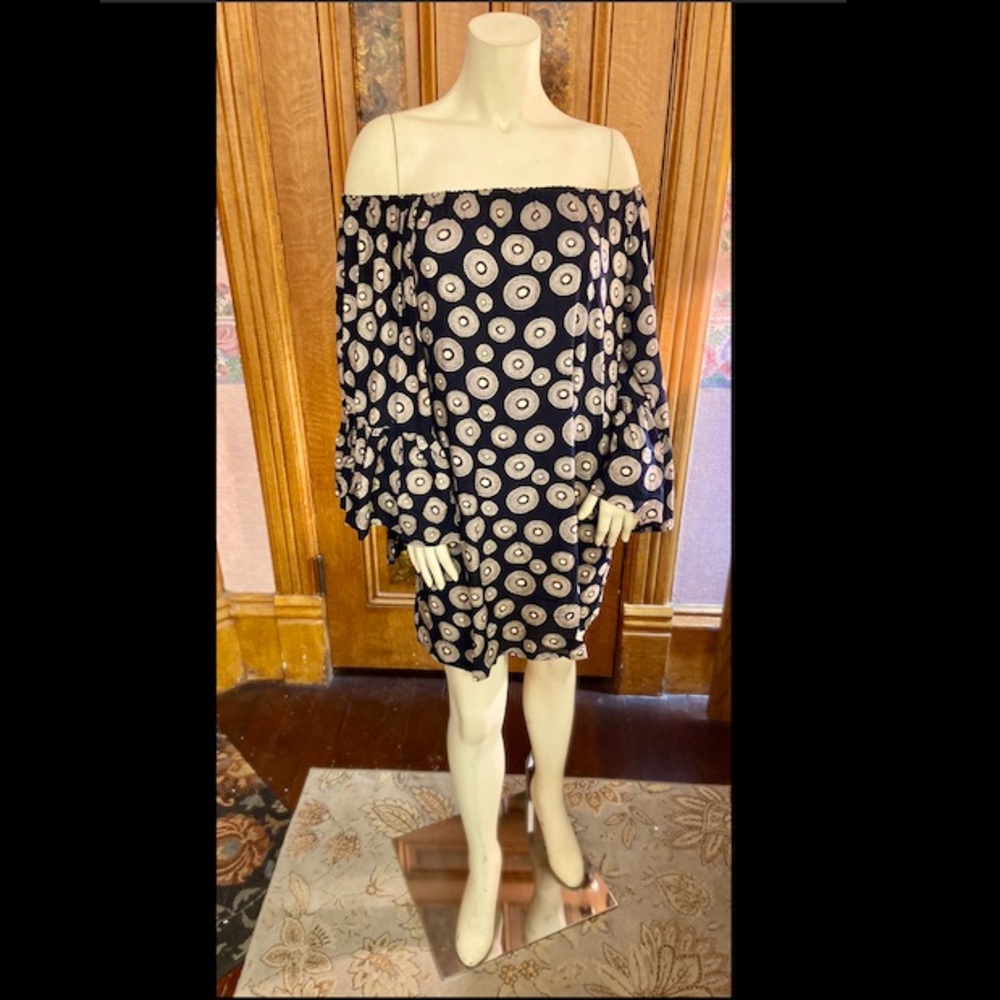 NWOT | Veronica M Navy & Cream Bell Sleeves Dress